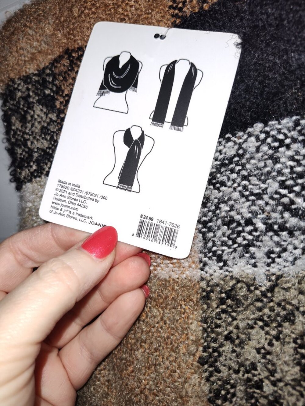 NWT Hildie & Jo Oversized Plaid Blanket Scarf Neutral Fringe JOANN